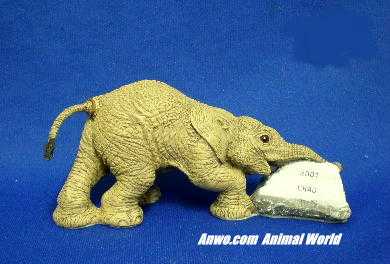 herd elephant figurine chad 2001