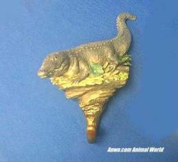 alligator figurine wall hanging