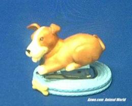 beagle dog stapler figurine